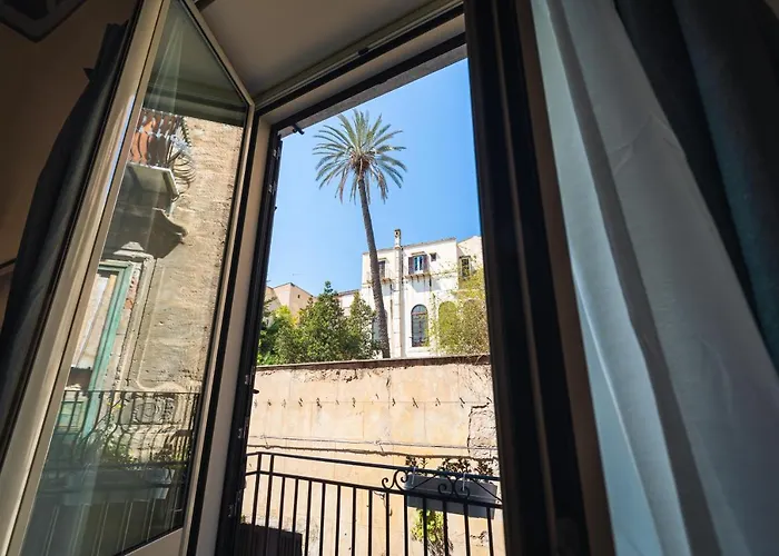 Open Sicily - Near Quattro Canti Aparthotel 4*