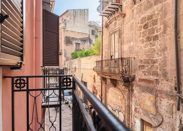 Open Sicily - Near Quattro Canti Aparthotel 4*