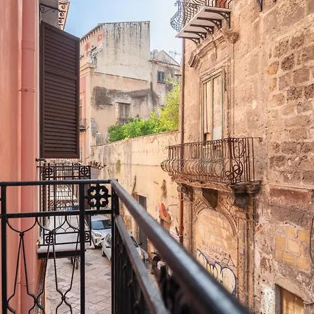 Open Sicily - Near Quattro Canti Aparthotel *